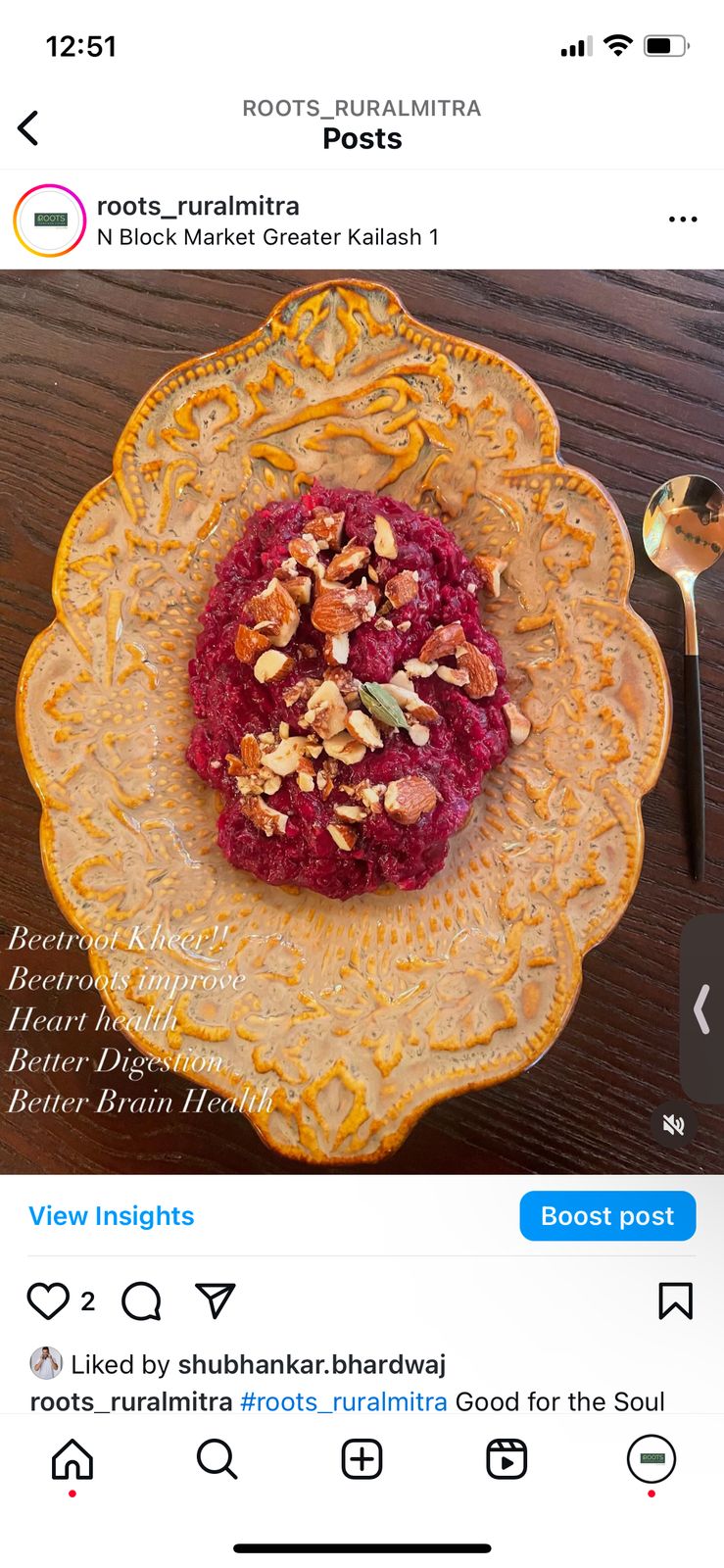 Hummus tomato pomegranate salad